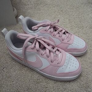Nike Women’s Pink and White Low-Top Athletic Sneakers
